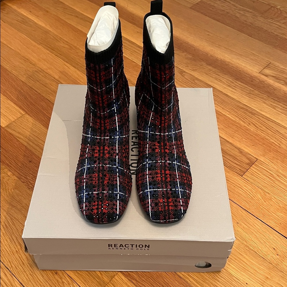 Kenneth Cole Reaction Rida Stretch Jewel Boots Size 7 - NEW